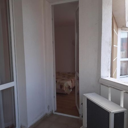 Апартамент Полюси 1 Pantai Sunny Bagian luar foto