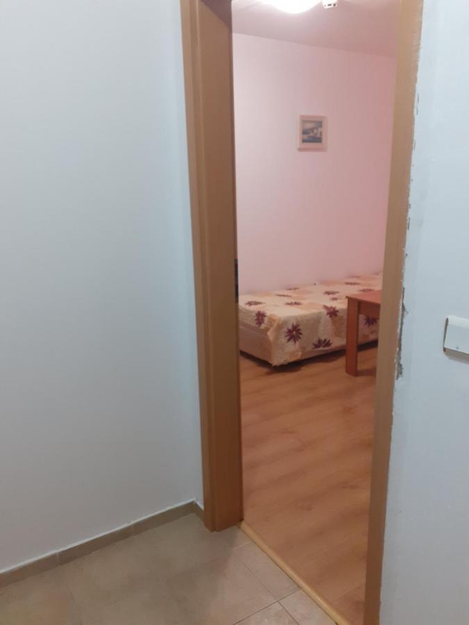 Апартамент Полюси 1 Pantai Sunny Bagian luar foto